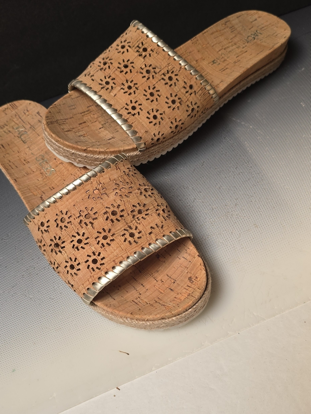 Jack Rogers Delightful Cork Slide Sandals Laser-Cut Floral Design Gold Trim Sz 9